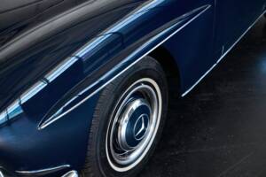Image 8/50 de Mercedes-Benz 190 SL (1957)