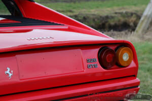 Afbeelding 35/44 van Ferrari 328 GTS (1987)