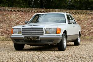 Bild 9/50 von Mercedes-Benz 380 SEL (1983)