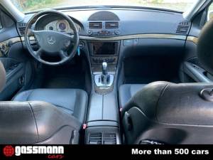 Immagine 13/15 di Mercedes-Benz E 320 T (2003)
