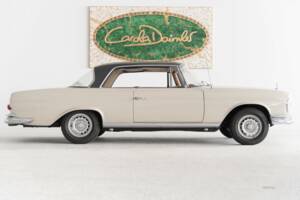 Bild 12/44 von Mercedes-Benz 220 SE b (1964)