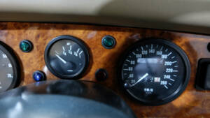 Bild 17/22 von MG RV8 (1995)