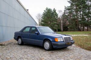 Bild 4/25 von Mercedes-Benz 300 E-24 (1991)
