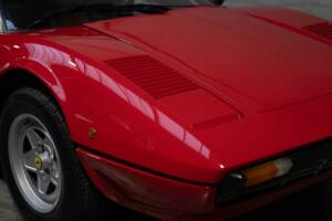 Bild 30/85 von Ferrari 308 GTSi Quattrovalvole (1985)