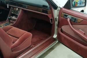 Bild 43/50 von Mercedes-Benz 560 SEC (1986)