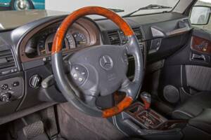 Image 11/20 of Mercedes-Benz G 500 (LWB) (2004)