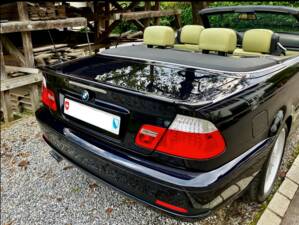 Image 3/32 of BMW 330Ci (2004)