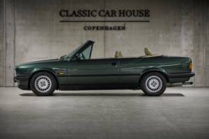 Image 2/90 of BMW 325i (1987)