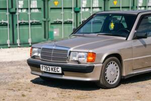 Image 7/10 de Mercedes-Benz 190 E 2.5-16 (1989)