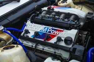 Image 48/50 of BMW M3 (1990)