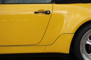 Image 31/50 of Porsche 911 Carrera 2 &quot;America Roadster&quot; (1993)