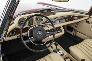 Image 18/39 de Mercedes-Benz 280 SE 3,5 (1971)