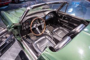 Image 4/16 of Chevrolet Corvette Sting Ray Convertible (1967)