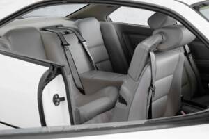 Bild 28/45 von BMW 850i (1990)