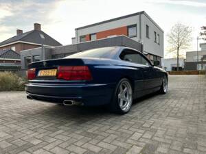 Image 6/8 of BMW 850i (1990)