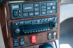 Image 34/45 of Mercedes-Benz 500 SL (1990)