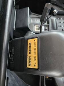 Image 17/33 of Ferrari Mondial 3.2 (1986)