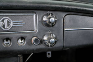 Bild 21/50 von MG MGB (1965)