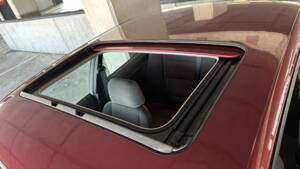 Bild 56/57 von BMW 320i (1993)