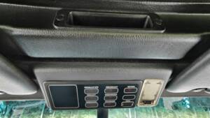 Immagine 15/53 di BMW 320i (1989)