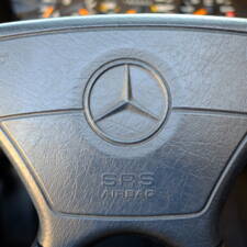 Image 90/171 of Mercedes-Benz E 220 (1994)