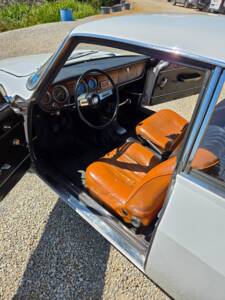 Image 22/84 of Alfa Romeo Giulia GT 1300 Junior (1968)