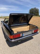 Image 16/22 de Mercedes-Benz 500 SL (1983)
