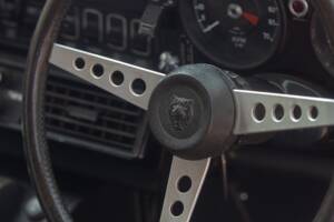 Image 37/50 de Jaguar Type E V12 (2+2) (1973)