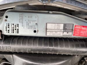 Image 21/30 of Mercedes-Benz 380 SEC (1985)