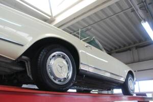 Image 11/50 of Mercedes-Benz 250 SL (1967)