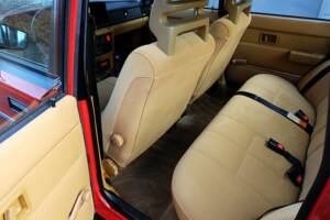 Image 23/75 de Volvo 240 (1986)