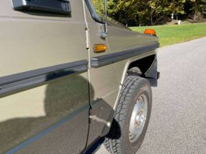 Image 15/39 of Mercedes-Benz 230 GE (SWB) (1986)