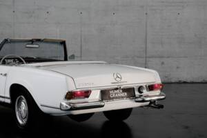Afbeelding 17/40 van Mercedes-Benz 230 SL (1964)