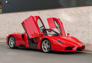 Image 3/29 of Ferrari Enzo Ferrari (2002)