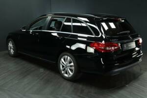 Bild 4/49 von Mercedes-Benz C 220 d 4MATIC (2021)