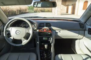 Bild 27/50 von Mercedes-Benz CLK 230 Kompressor (2002)