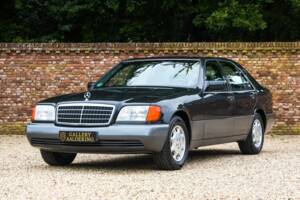 Bild 1/50 von Mercedes-Benz 400 SE (1991)