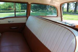 Image 18/29 of Buick 60 Century (1954)