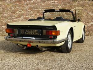 Image 48/50 of Triumph TR 6 (1971)