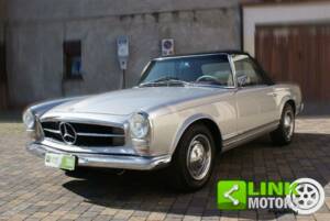 Image 2/50 of Mercedes-Benz 230 SL (1967)