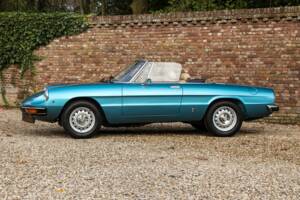 Image 29/50 of Alfa Romeo 2000 Spider Veloce (1981)