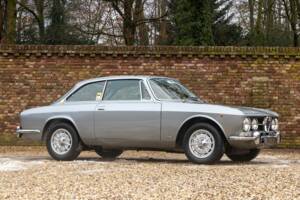 Image 38/50 de Alfa Romeo Giulia GT 1300 Junior (1972)