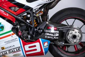 Image 14/50 of Ducati DUMMY (2010)