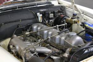 Image 12/61 de Mercedes-Benz 250 SE (1966)