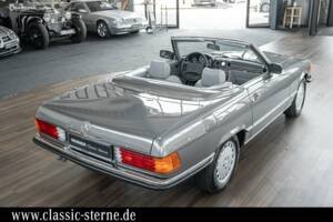 Immagine 9/15 di Mercedes-Benz 560 SL (1987)
