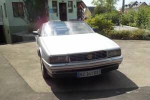Image 6/8 de Cadillac Allanté (1990)