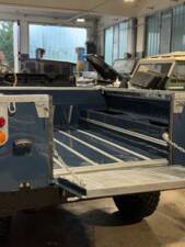 Image 7/46 of Land Rover 109 (1969)