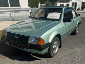 Bild 1/8 von Ford Escort 1.3 (1982)