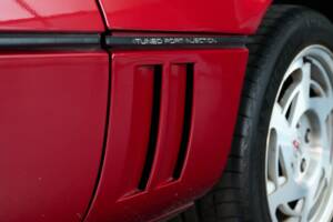 Imagen 41/50 de Chevrolet Corvette Convertible (1990)