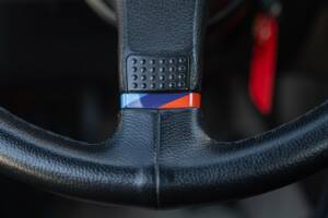 Bild 50/50 von BMW 320i (1989)